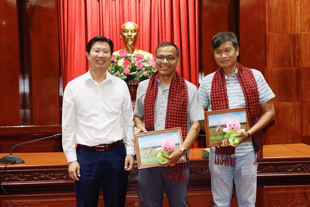 Lãnh đạo Uỷ ban nhân dân tỉnh làm việc với Hội Sếu quốc tế