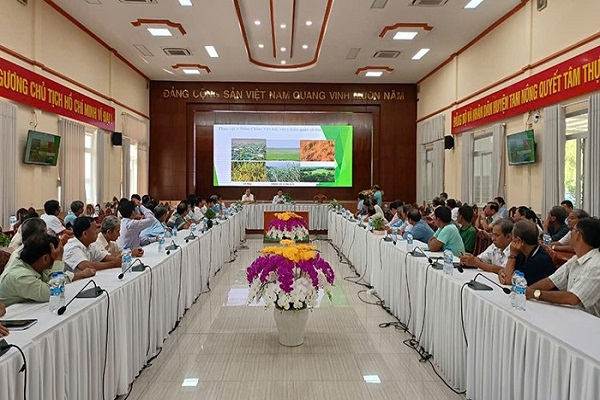 Communication skills training for the Sarus Crane Development and Conservation Project